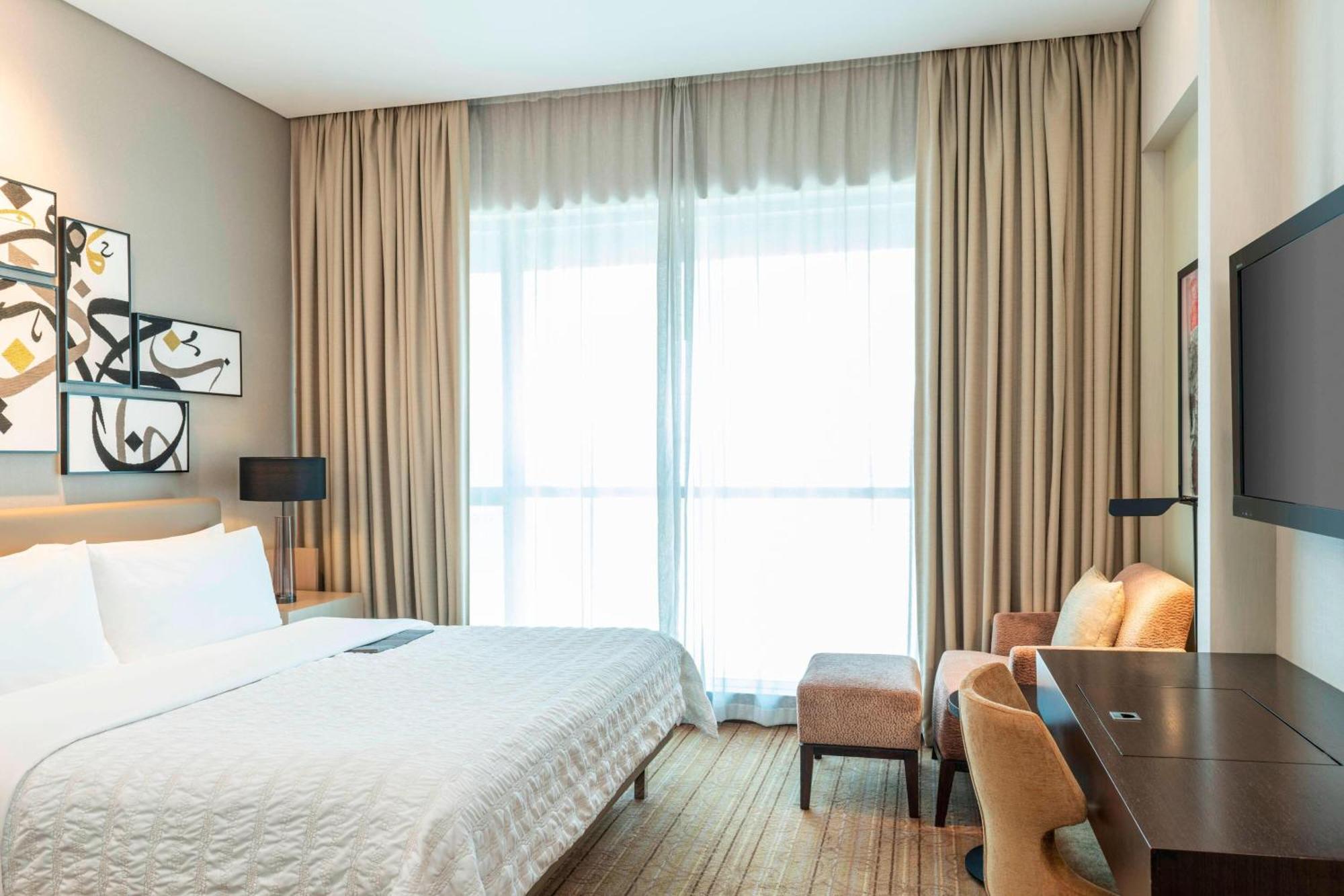 Le Meridien City Centre Bahrain Manama Exterior foto A bedroom at the hotel