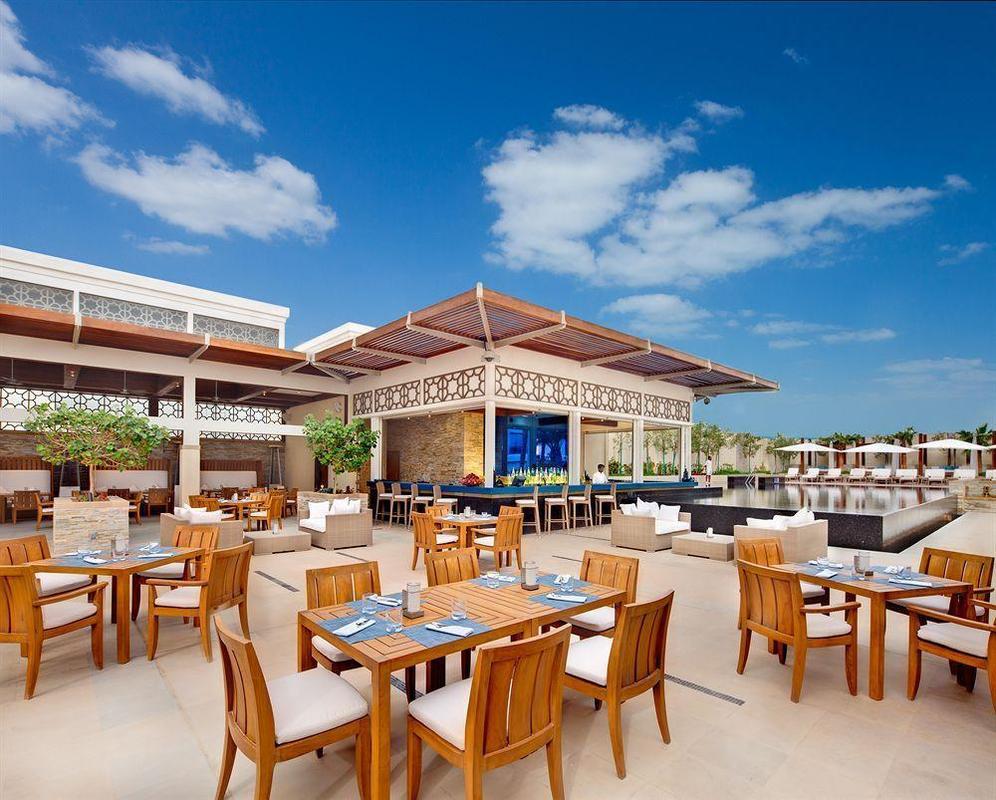 Le Meridien City Centre Bahrain Manama Exterior foto The rooftop bar at the W Bali