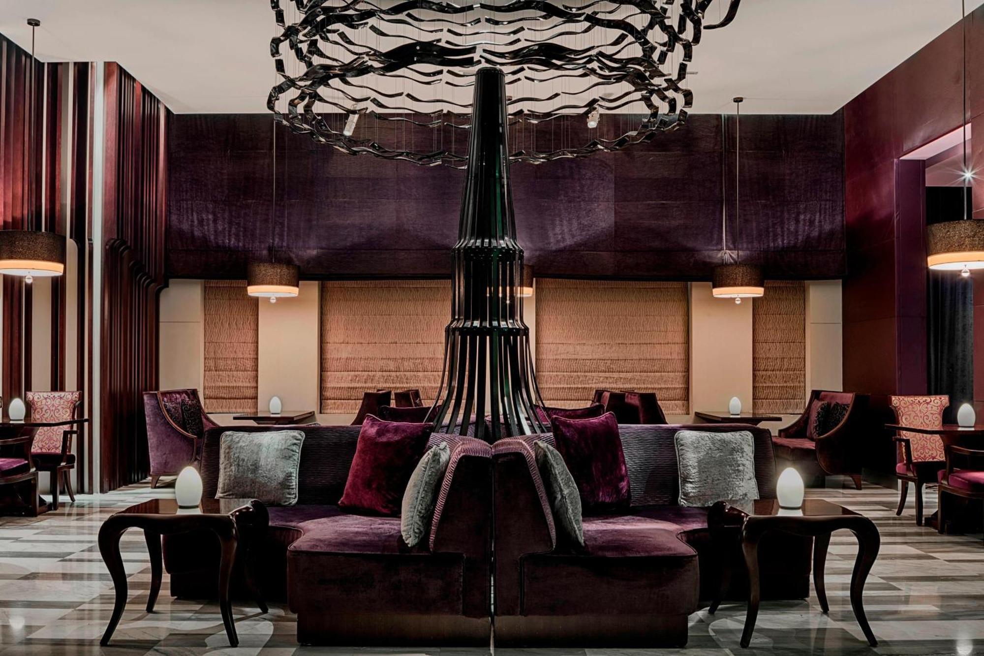 Le Meridien City Centre Bahrain Manama Exterior foto The Lounge at The St Regis Mumbai