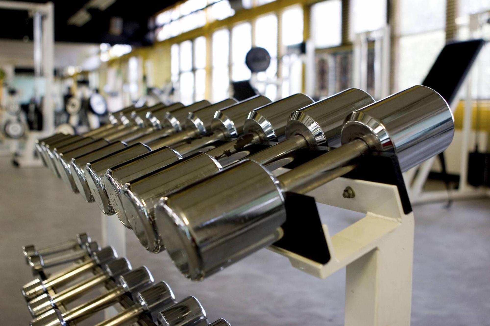 Le Meridien City Centre Bahrain Manama Exterior foto A dumbbell rack